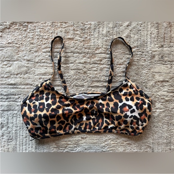 Leopard Print Women's swimsuit top - Picture 1 of 4
